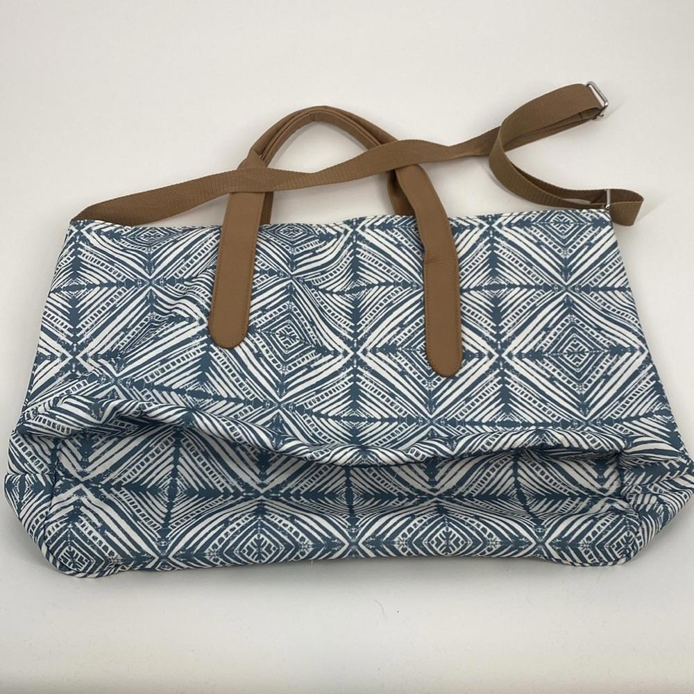Overnight Bag - Picture 2 of 4